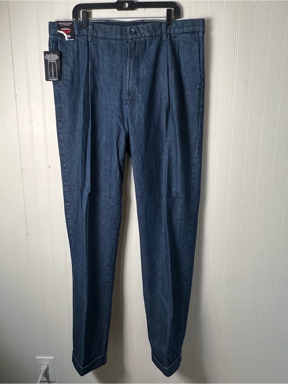 NWT Roundtree & Yorke Pleated Jeans Mens 40 x 36